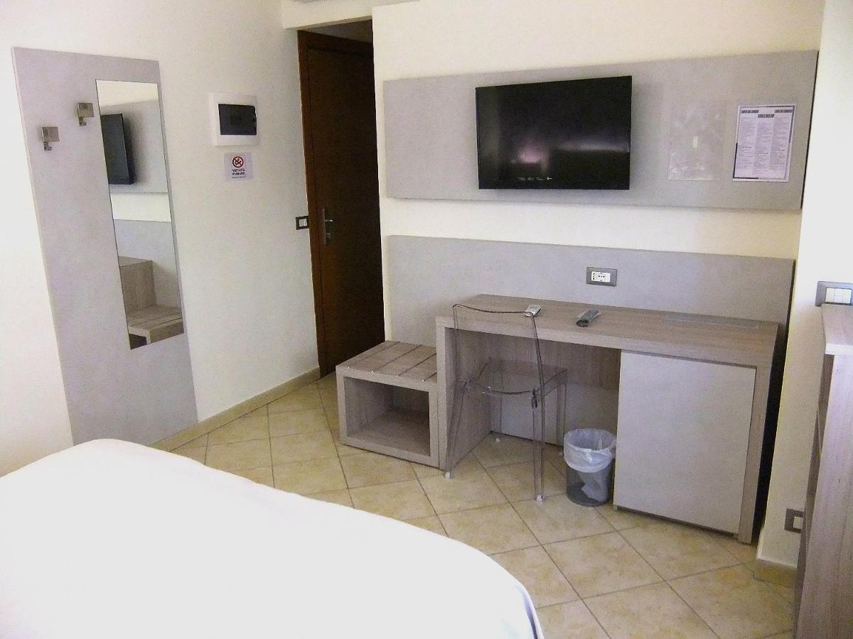 Hotel Kaly Ventimiglia Bagian luar foto