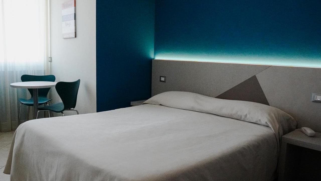Hotel Kaly Ventimiglia Bagian luar foto