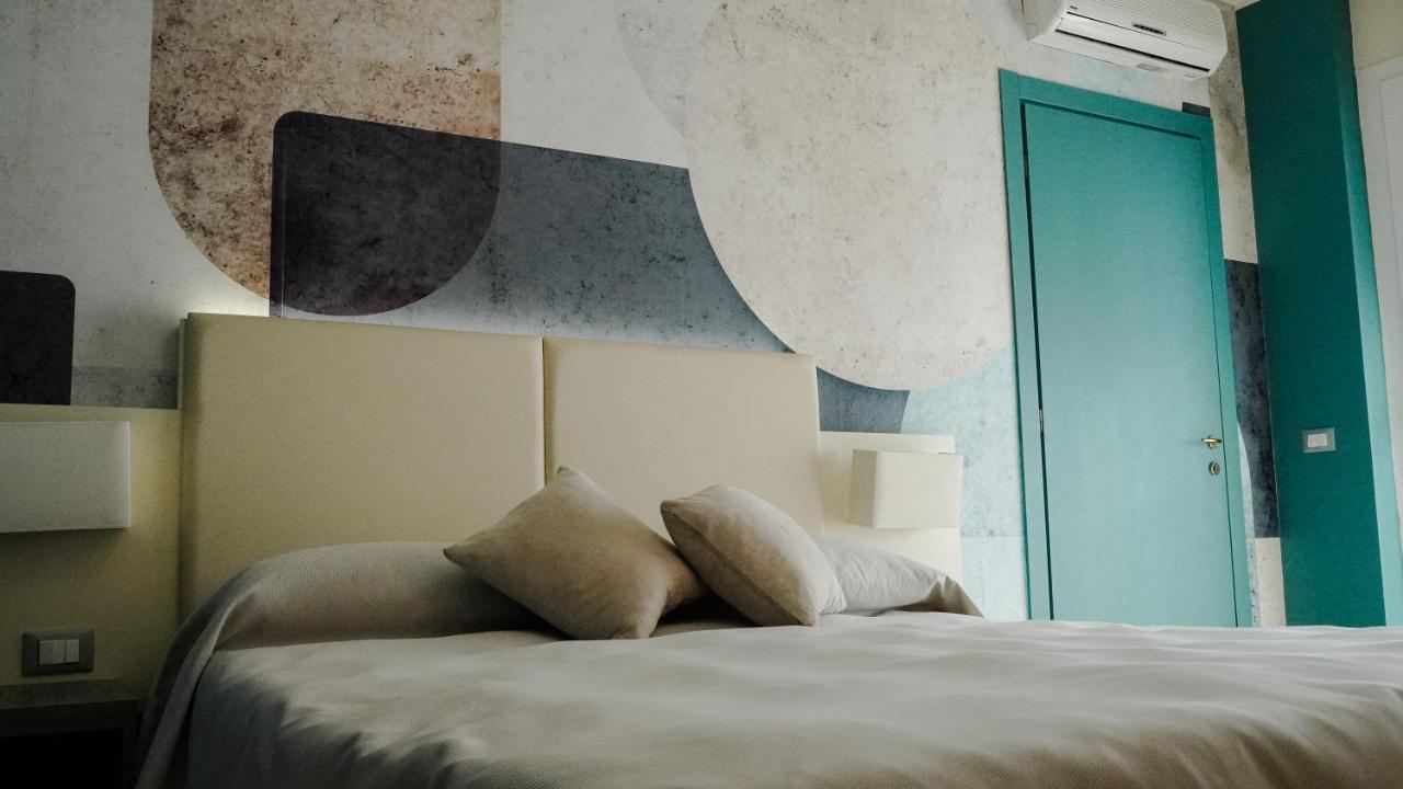 Hotel Kaly Ventimiglia Bagian luar foto