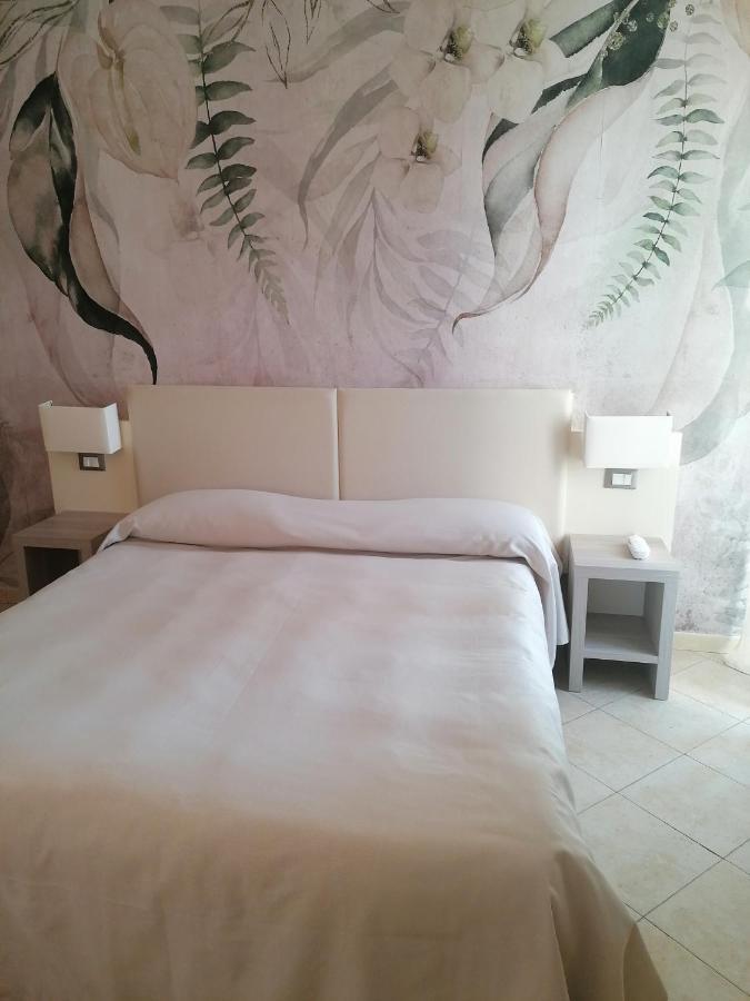 Hotel Kaly Ventimiglia Bagian luar foto