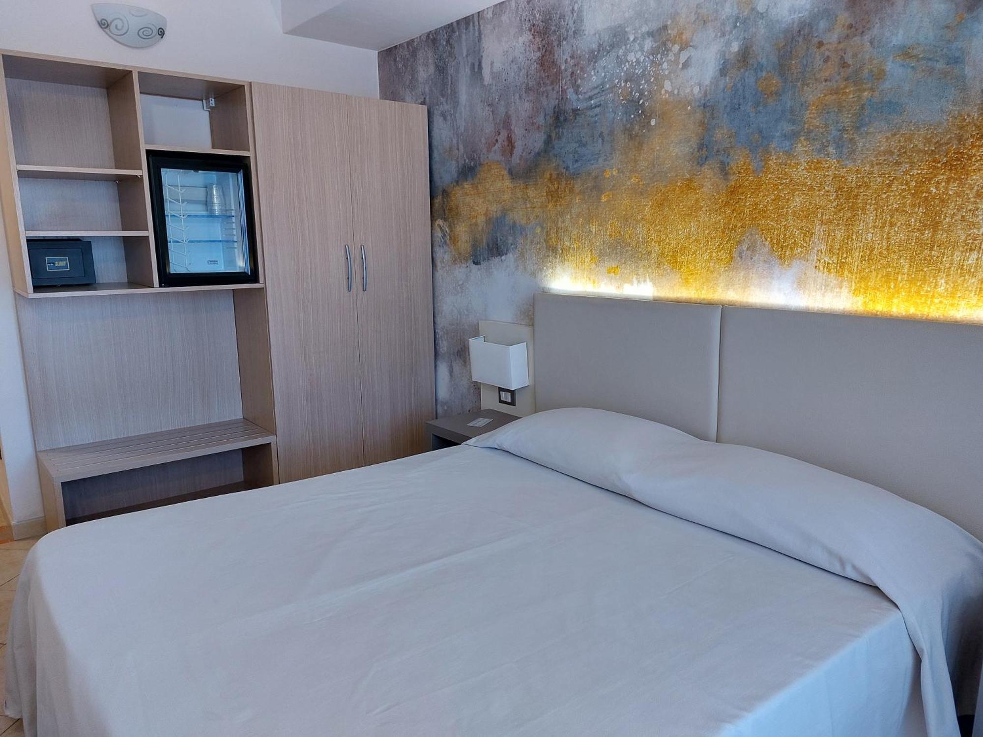 Hotel Kaly Ventimiglia Bagian luar foto