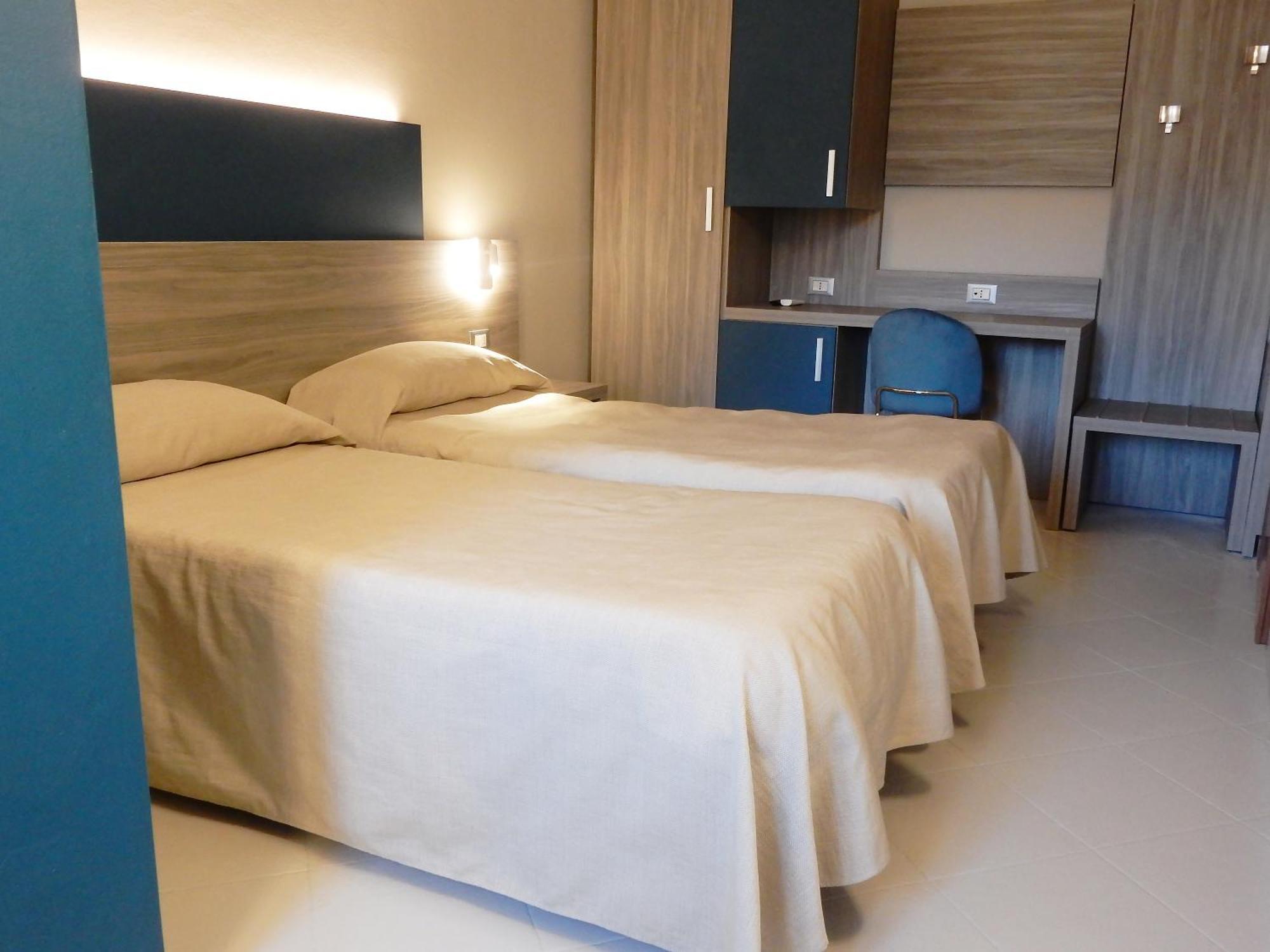 Hotel Kaly Ventimiglia Bagian luar foto