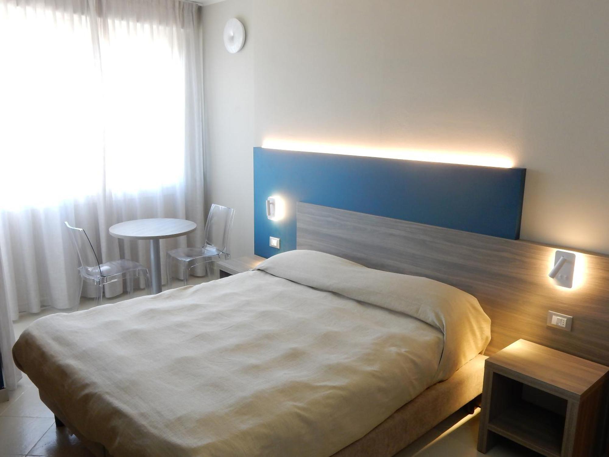 Hotel Kaly Ventimiglia Bagian luar foto