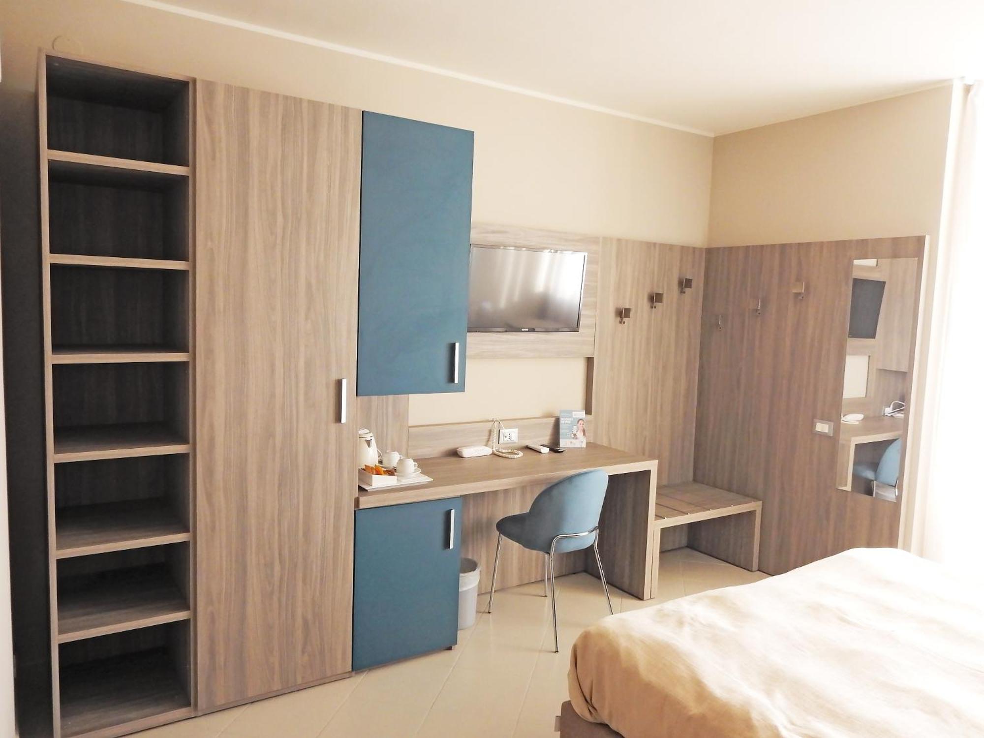 Hotel Kaly Ventimiglia Bagian luar foto
