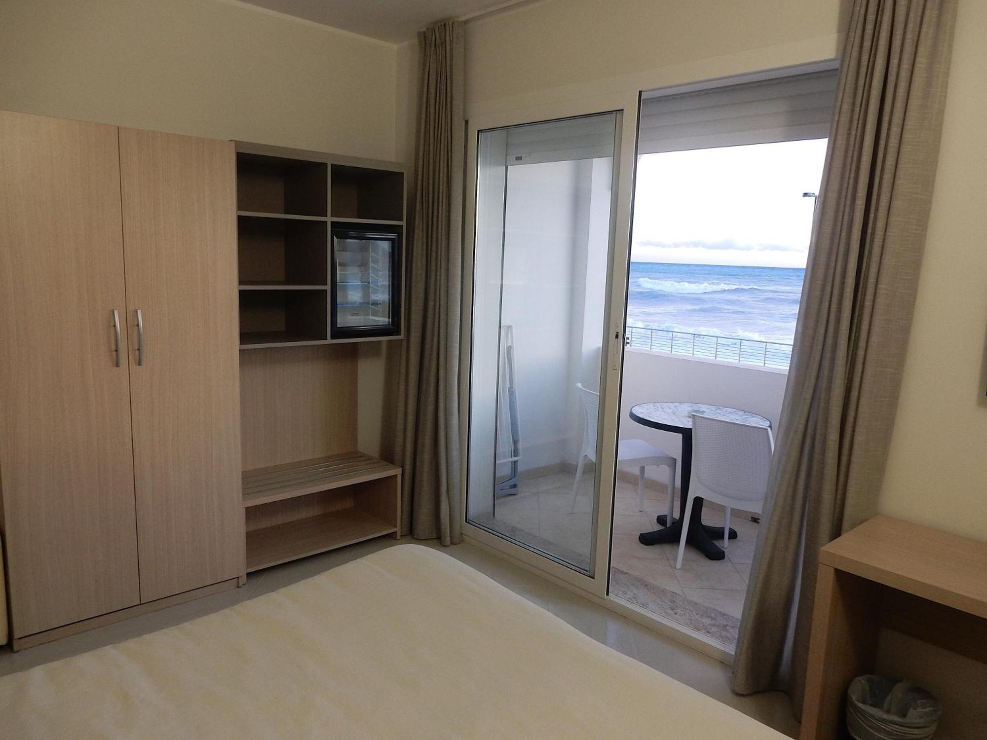 Hotel Kaly Ventimiglia Bagian luar foto