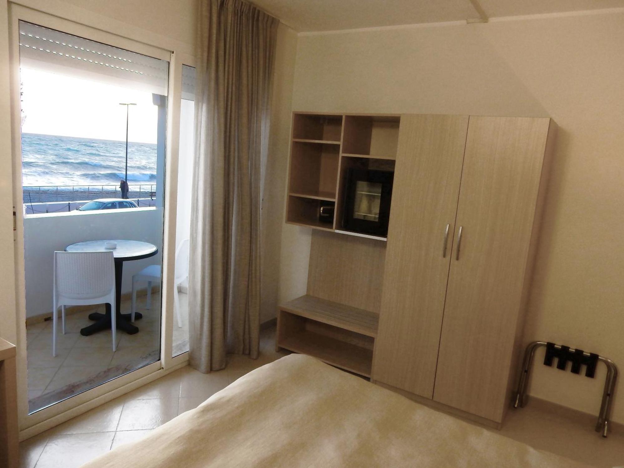 Hotel Kaly Ventimiglia Bagian luar foto