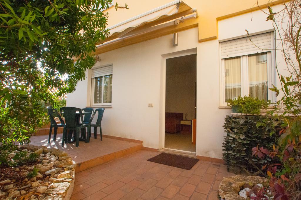 Hotel Kaly Ventimiglia Ruang foto